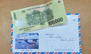 'Nhắm mắt đi ăn cưới với phong bì 100.000 đồng'