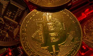 Vì sao Bitcoin không lập kỷ lục như vàng và chứng khoán Mỹ?